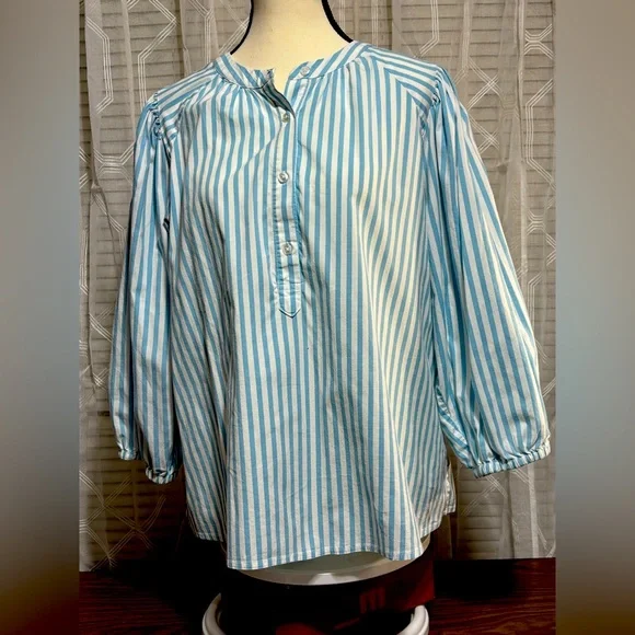 A New Day sz large Blue and White Striped button front 1/3 Blouse 26” L 22” p2p - Picture 2 of 8